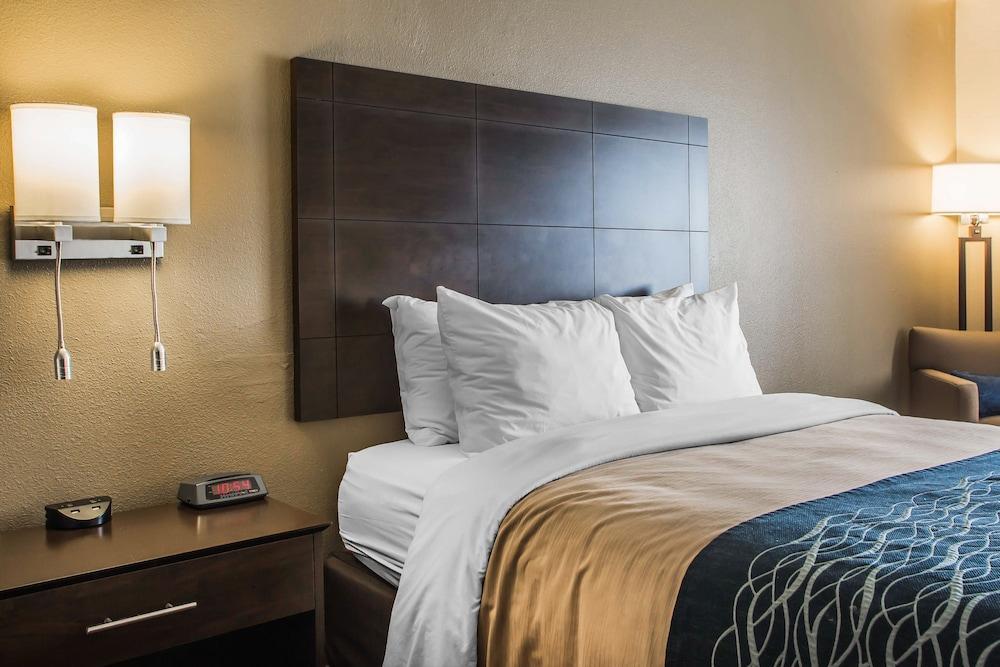 Comfort Inn & Suites Waterloo - Cedar Falls Extérieur photo