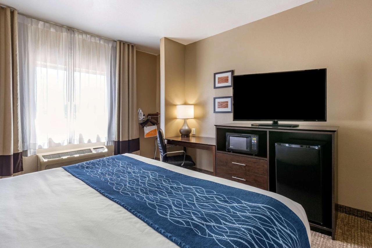 Comfort Inn & Suites Waterloo - Cedar Falls Extérieur photo