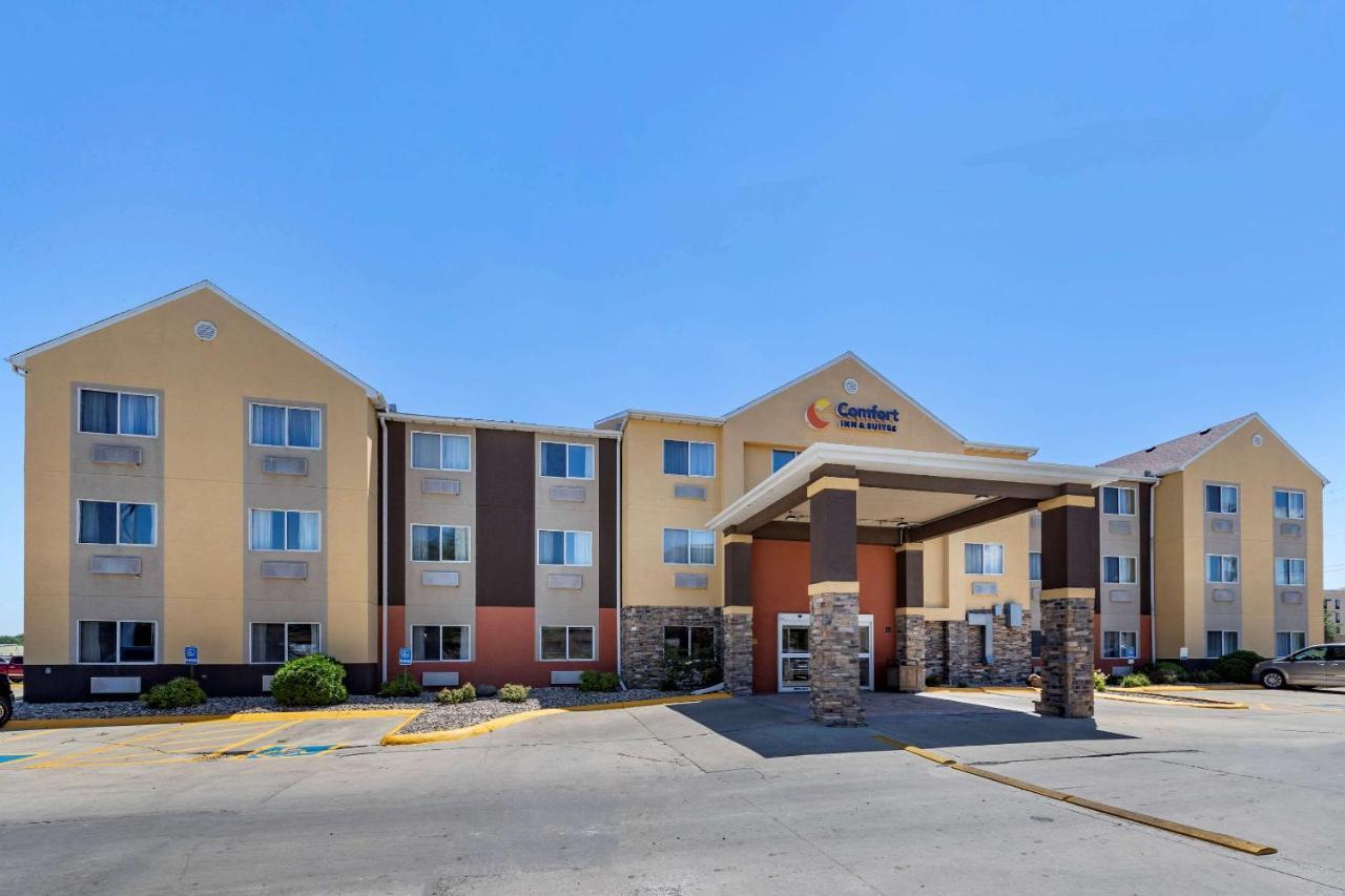 Comfort Inn & Suites Waterloo - Cedar Falls Extérieur photo