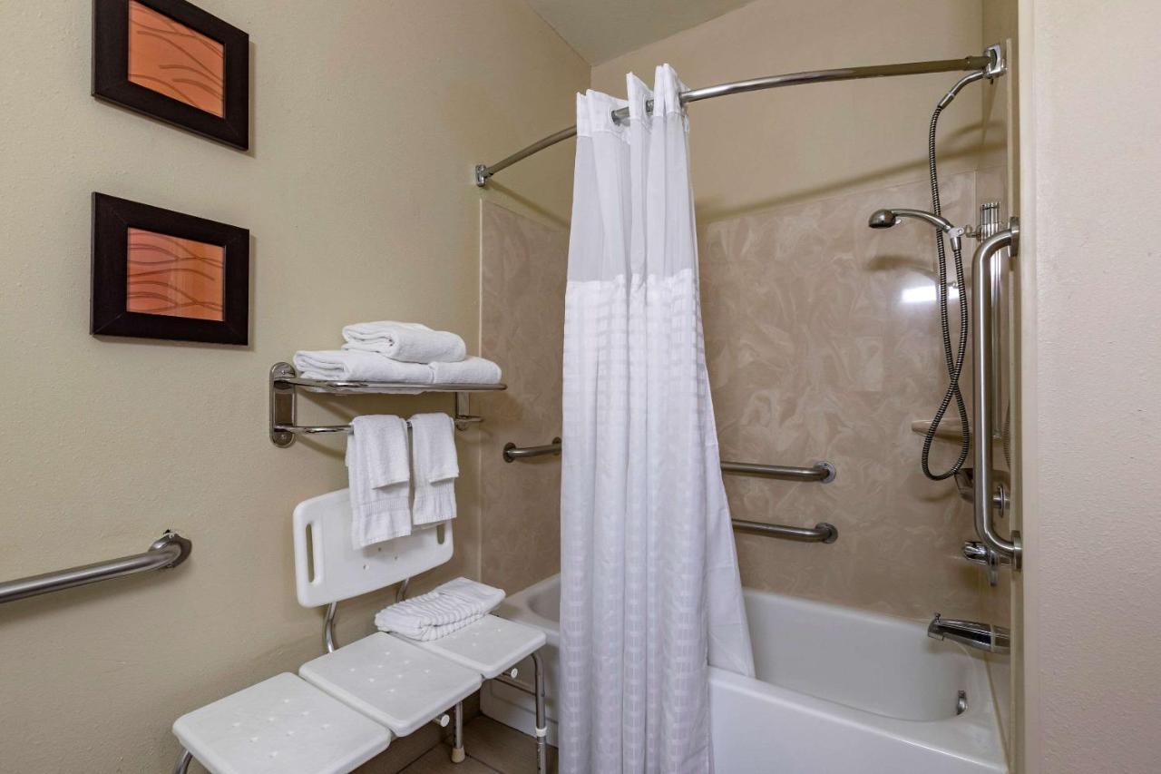 Comfort Inn & Suites Waterloo - Cedar Falls Extérieur photo