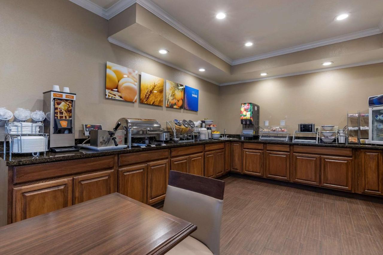 Comfort Inn & Suites Waterloo - Cedar Falls Extérieur photo