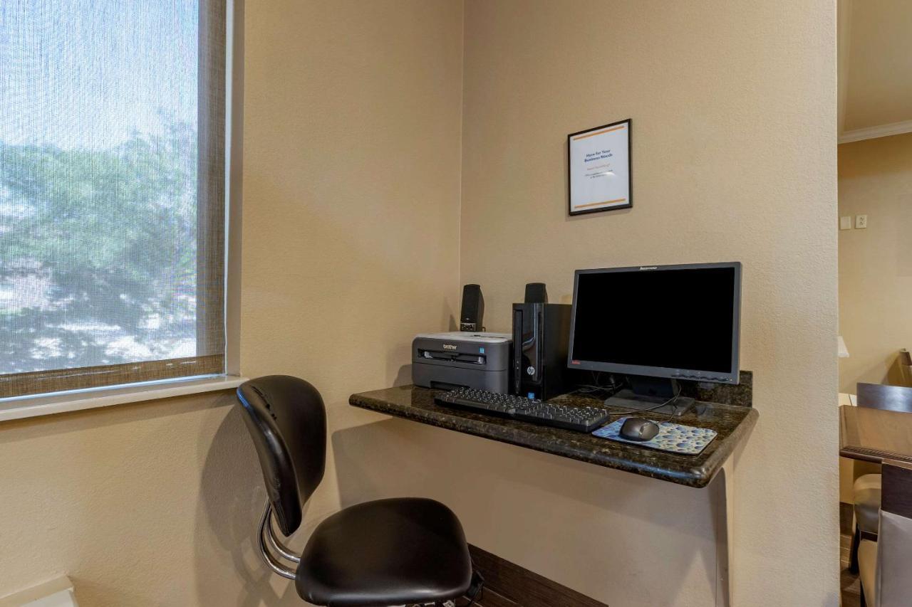 Comfort Inn & Suites Waterloo - Cedar Falls Extérieur photo