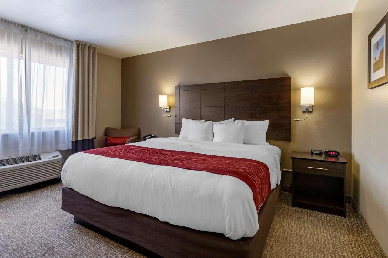 Comfort Inn & Suites Waterloo - Cedar Falls Extérieur photo