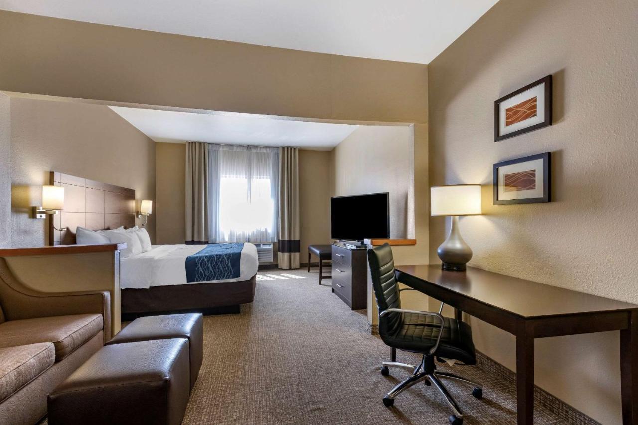 Comfort Inn & Suites Waterloo - Cedar Falls Extérieur photo