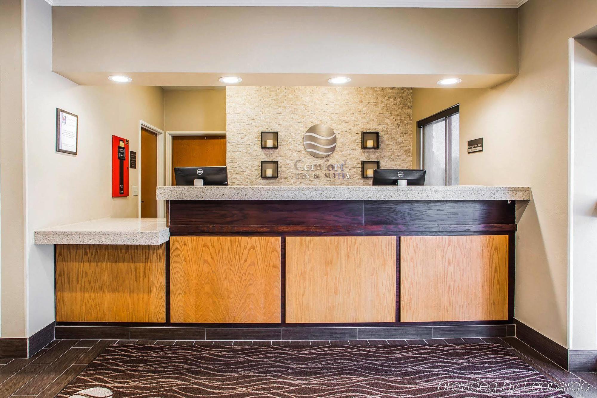 Comfort Inn & Suites Waterloo - Cedar Falls Extérieur photo