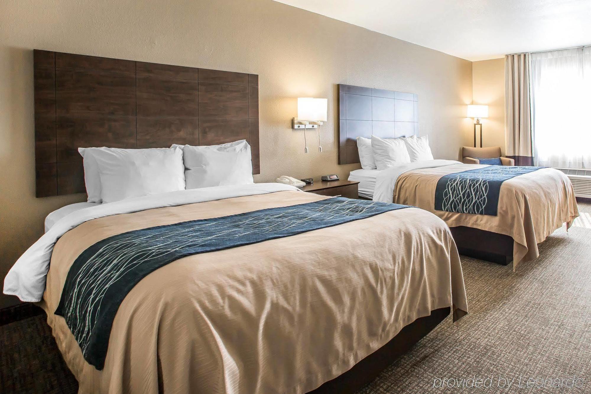 Comfort Inn & Suites Waterloo - Cedar Falls Extérieur photo